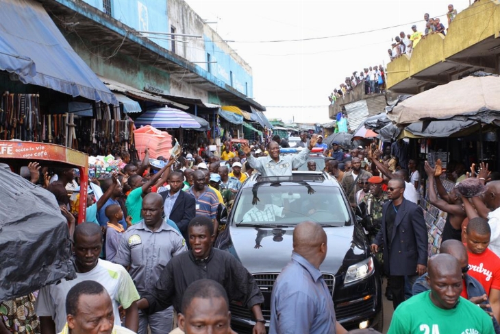 En campagne à Grand-Bassam - Le message d`ADO aux FDS: 